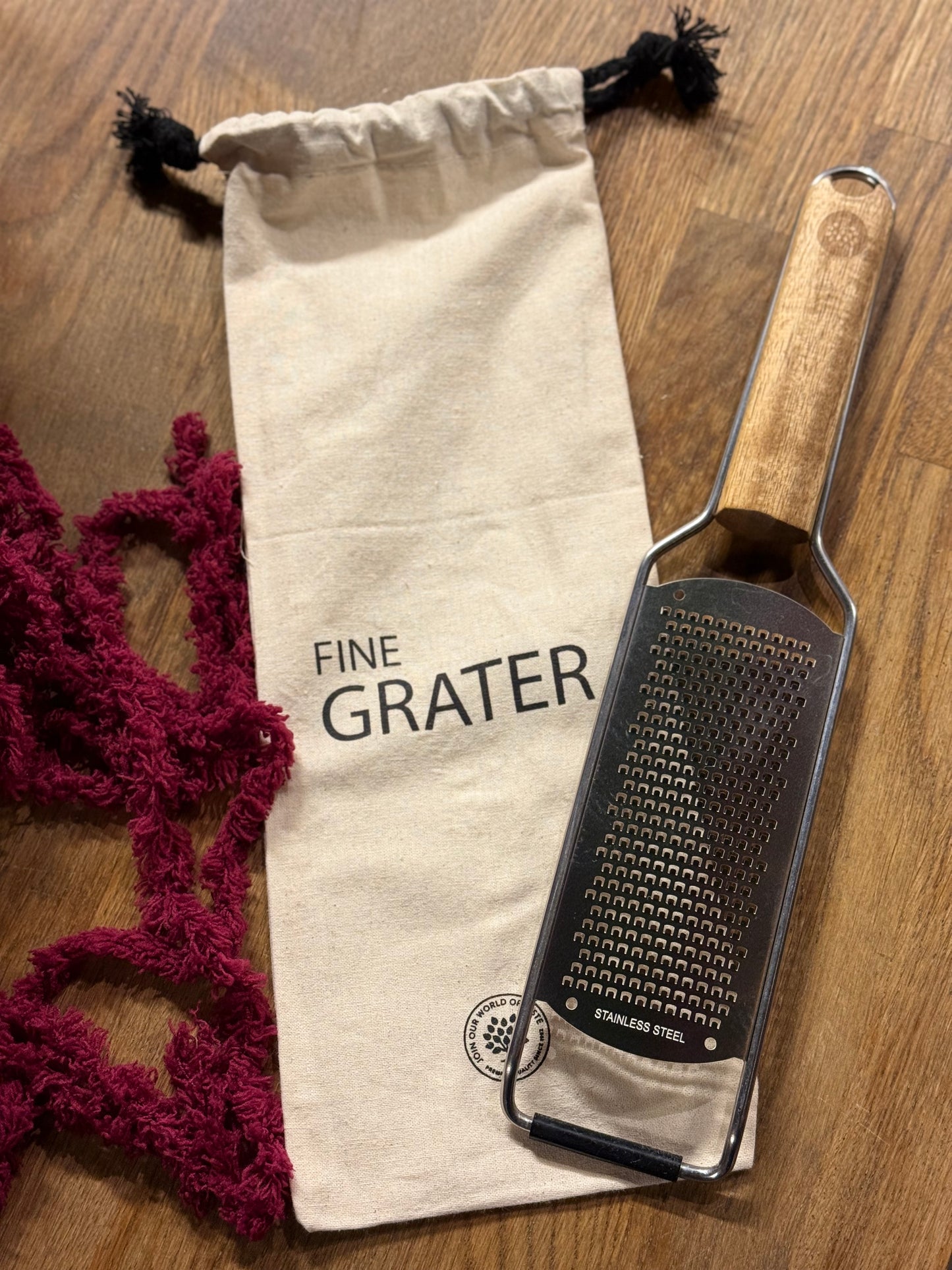 Finrive i akasietre med linpose