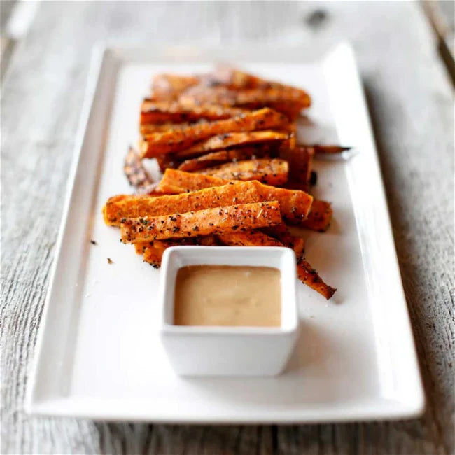 Kaffeovnsbakte søtpotetfries med røkt balsamico-aioli